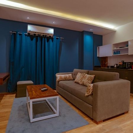 Travelholic New Cairo Residence Bagian luar foto